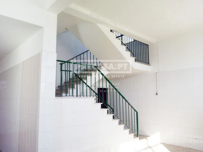 Loja para Arrendamento em Massamá e Monte Abraão Foto 6