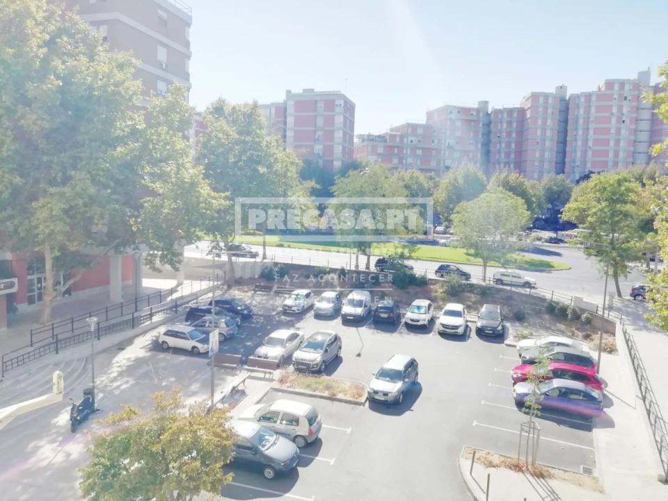 Apartamento T2 para Venda em Marvila Foto 2