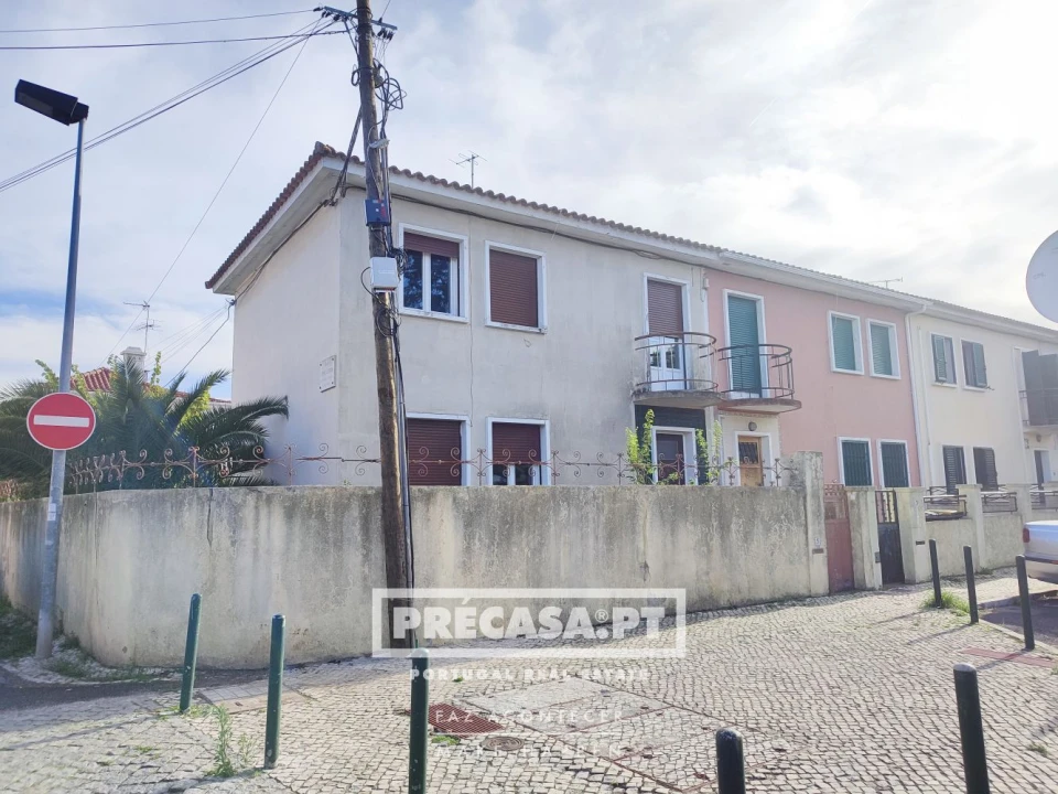 Moradia T3 para Venda em Benfica Foto 2