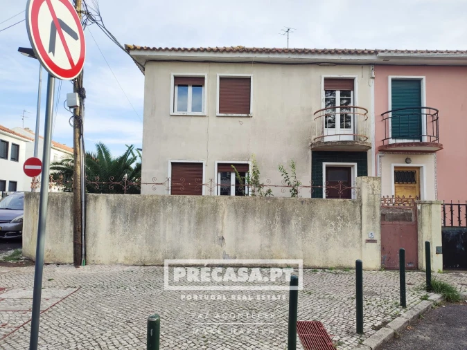 Moradia T3 para Venda em Benfica Foto 3