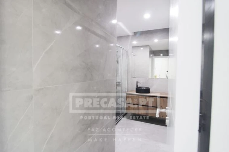 Apartamento T3 para Venda em São Domingos de Benfica Foto 10