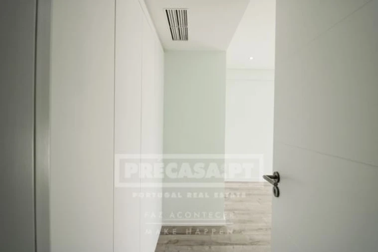 Apartamento T3 para Venda em São Domingos de Benfica Foto 16