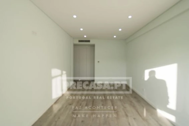 Apartamento T3 para Venda em São Domingos de Benfica Foto 19