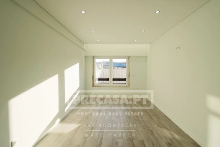 Apartamento T3 para Venda em São Domingos de Benfica Foto 18