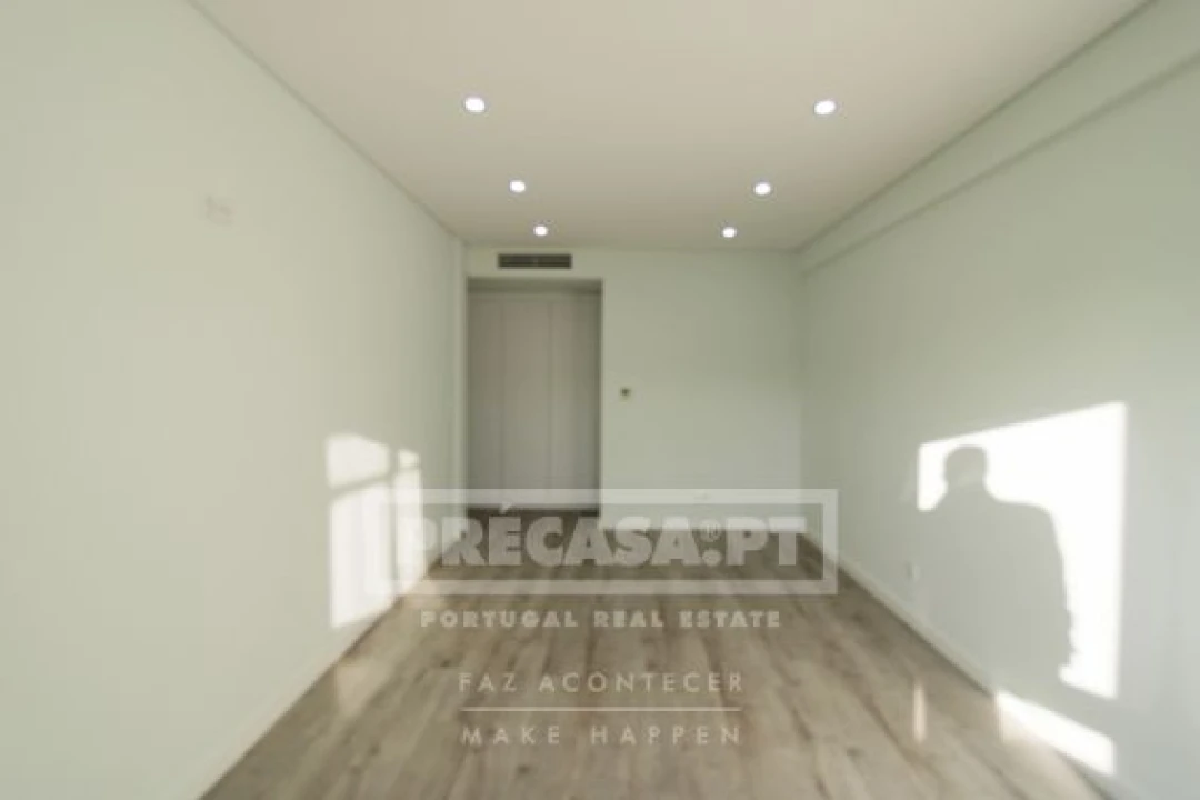 Apartamento T3 para Venda em São Domingos de Benfica Foto 19