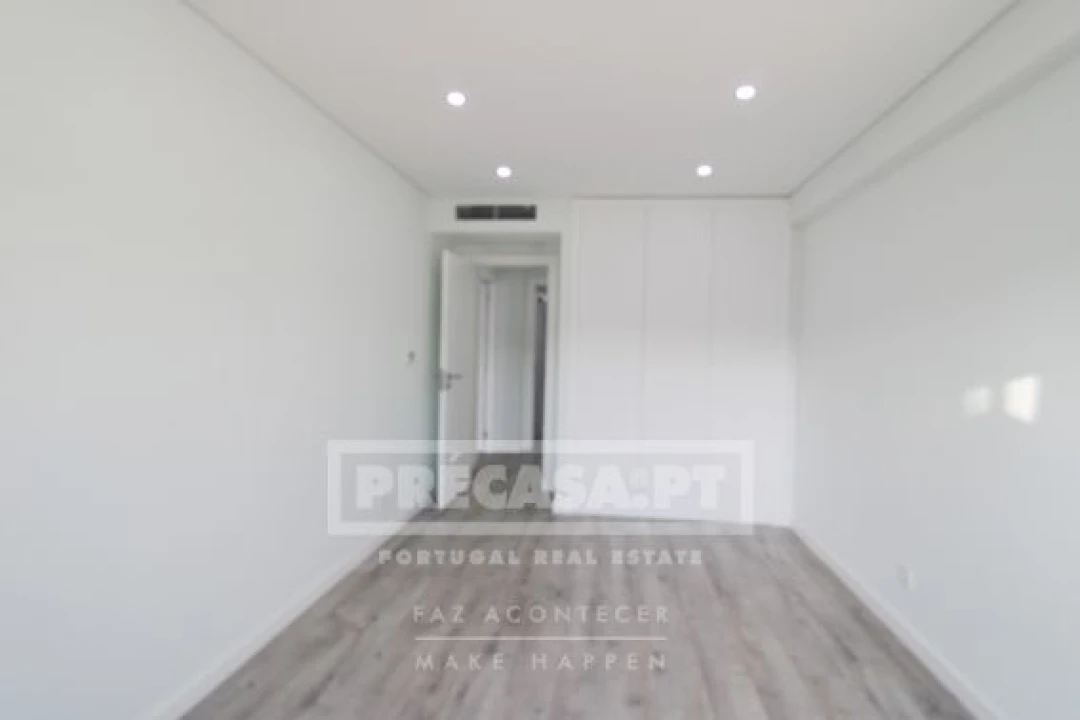 Apartamento T3 para Venda em São Domingos de Benfica Foto 21
