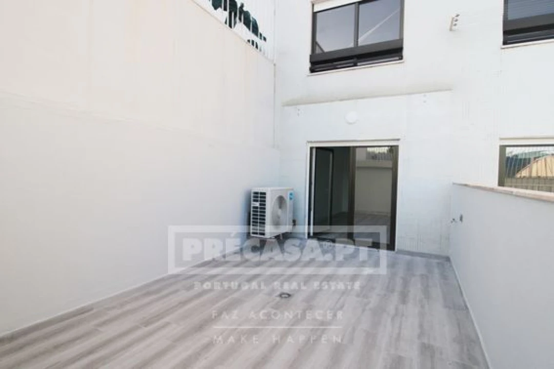 Apartamento T3 para Venda em São Domingos de Benfica Foto 30