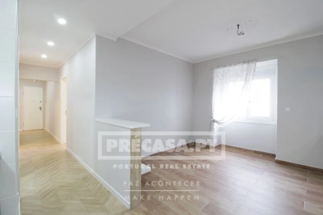 Apartamento T2 para Venda em Penha de França Foto 26