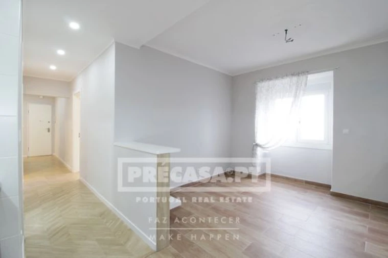 Apartamento T2 para Venda em Penha de França Foto 26