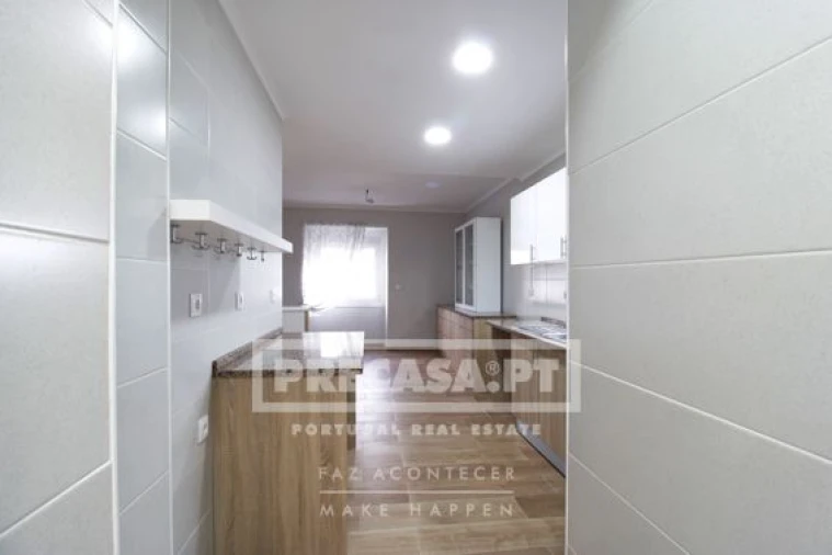 Apartamento T2 para Venda em Penha de França Foto 32