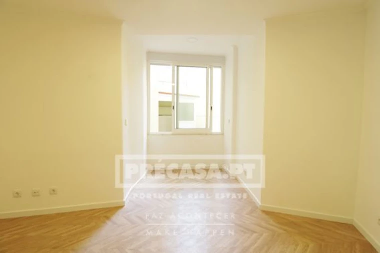 Apartamento T2 para Venda em Penha de França Foto 7