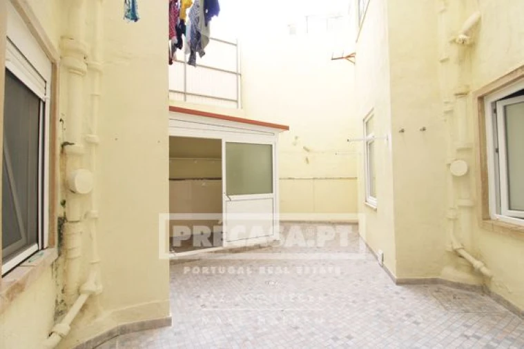 Apartamento T2 para Venda em Penha de França Foto 40