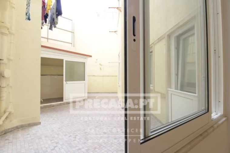 Apartamento T2 para Venda em Penha de França Foto 9