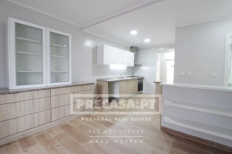 Apartamento T2 para Venda em Penha de França Foto 27