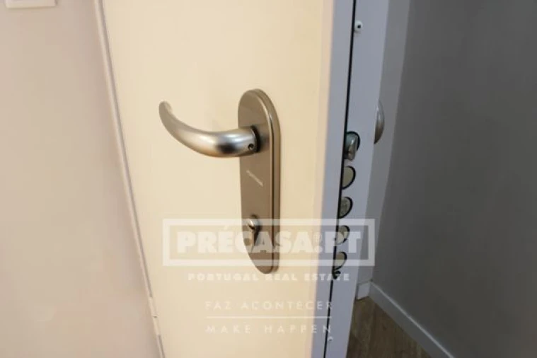 Apartamento T2 para Venda em Penha de França Foto 49