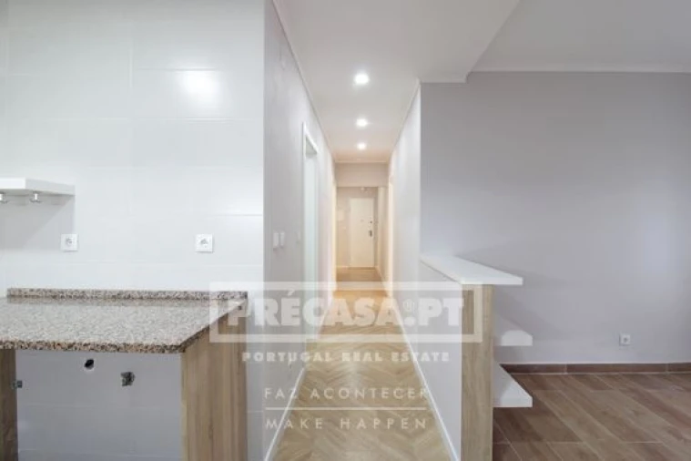 Apartamento T2 para Venda em Penha de França Foto 24