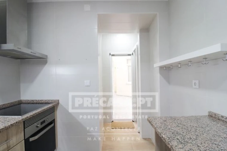 Apartamento T2 para Venda em Penha de França Foto 31