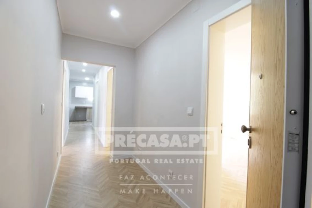 Apartamento T2 para Venda em Penha de França Foto 4