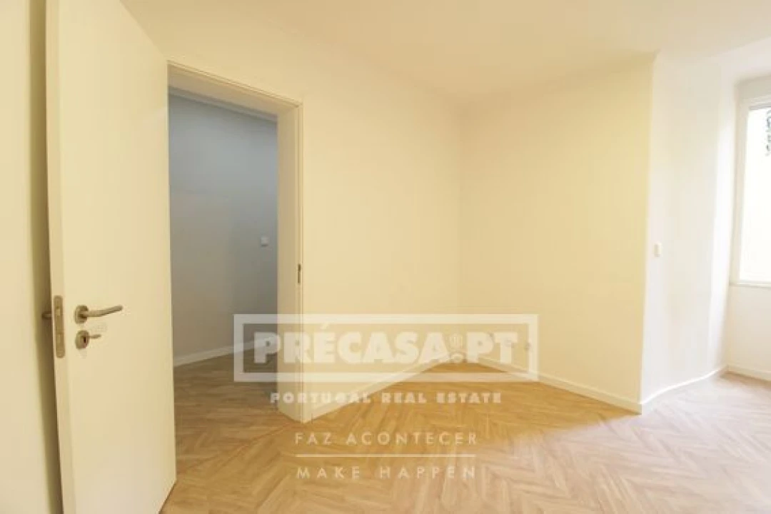 Apartamento T2 para Venda em Penha de França Foto 13