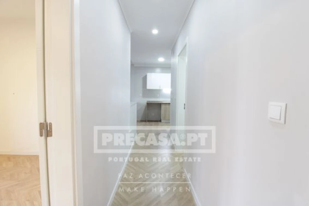 Apartamento T2 para Venda em Penha de França Foto 14