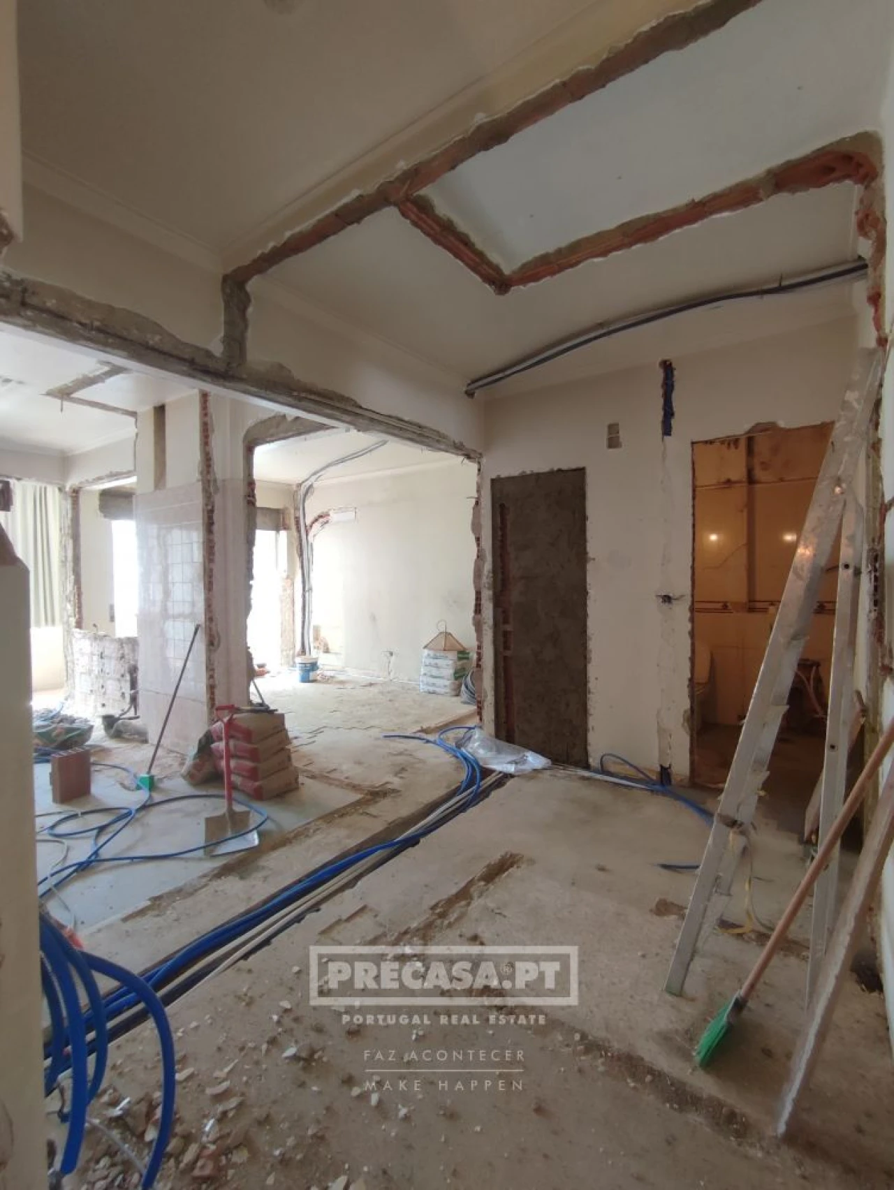 Apartamento T2 para Venda em Avenidas Novas Foto 3