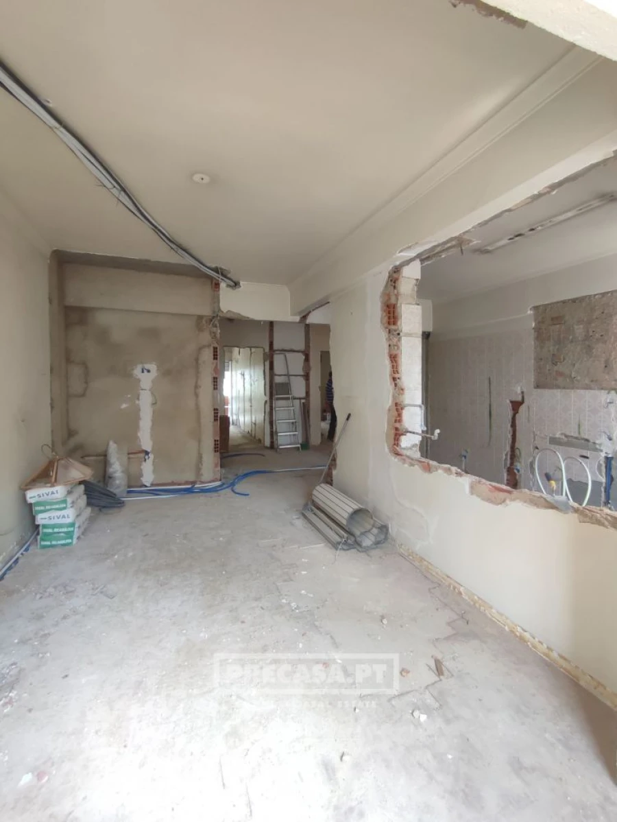 Apartamento T2 para Venda em Avenidas Novas