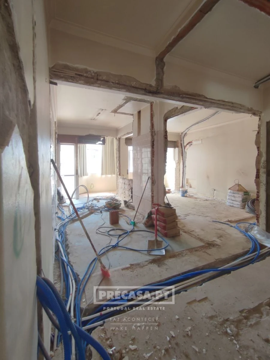 Apartamento T2 para Venda em Avenidas Novas Foto 4