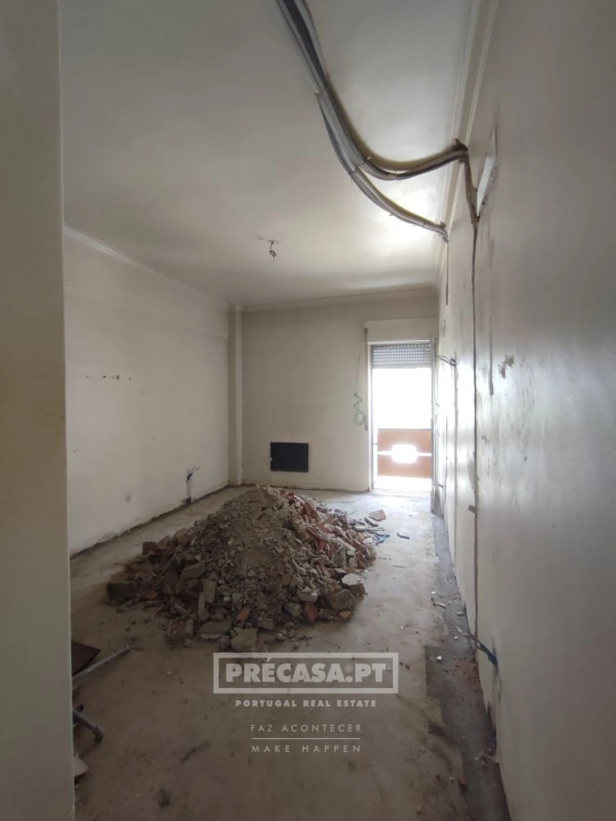 Apartamento T2 para Venda em Avenidas Novas Foto 8