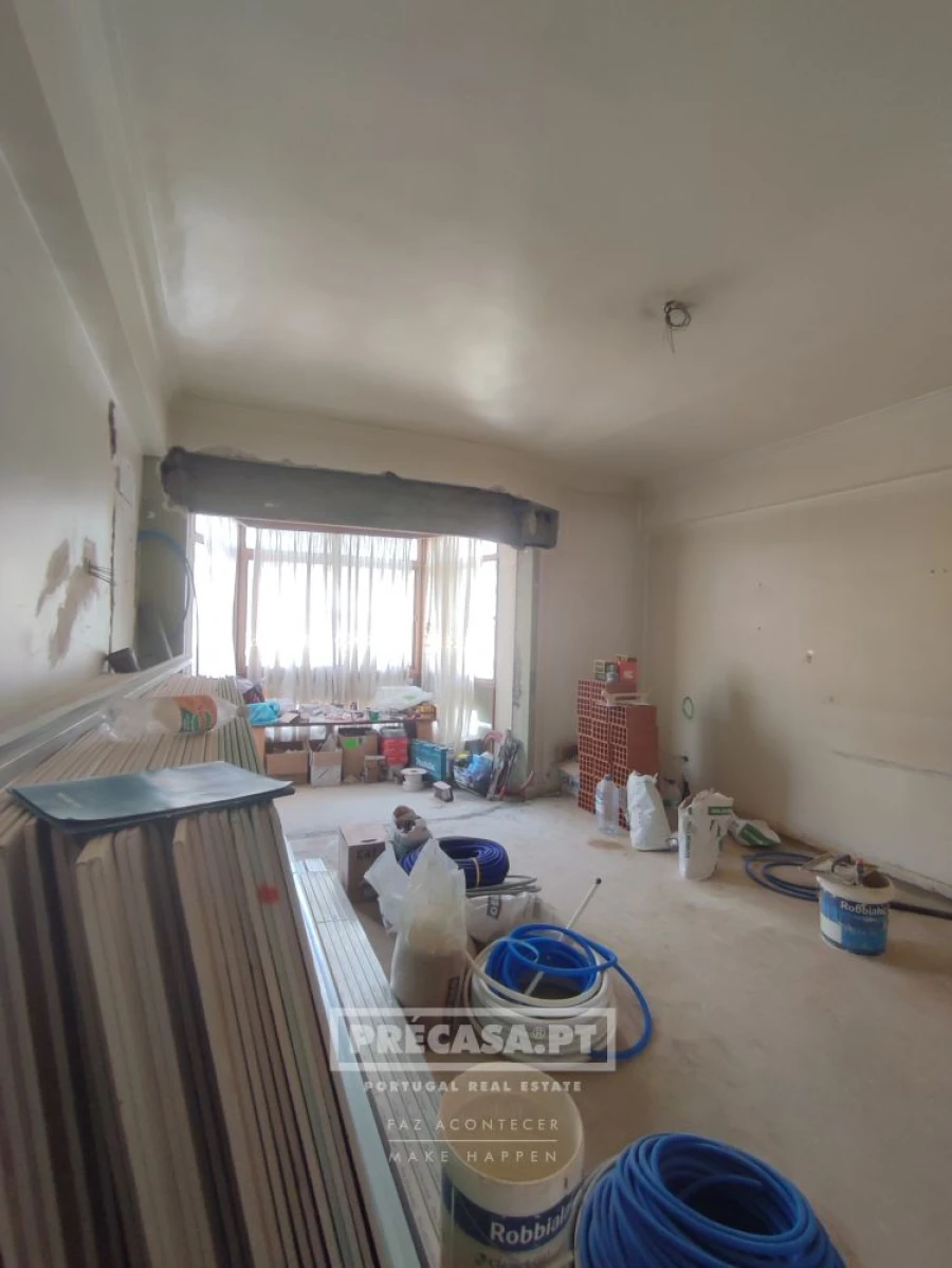 Apartamento T2 para Venda em Avenidas Novas Foto 9