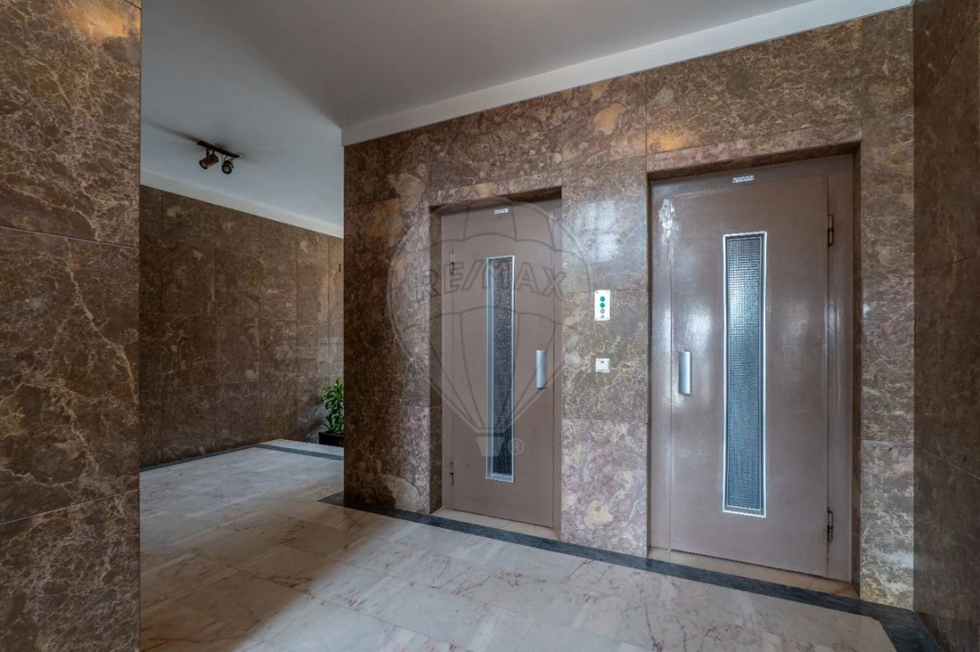 Apartamento T5 para Venda em Cedofeita, Santo Ildefonso, Sé, Miragaia, São Nicolau e Vitória Foto 34