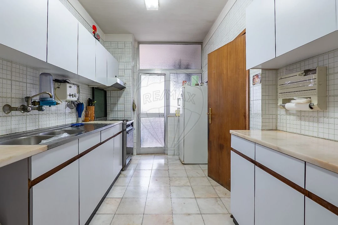 Apartamento T5 para Venda em Cedofeita, Santo Ildefonso, Sé, Miragaia, São Nicolau e Vitória Foto 4