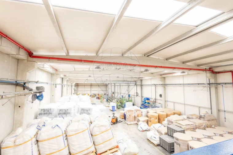 Armazém para Venda em Abrantes (São Vicente e São João) e Alferrarede Foto 16