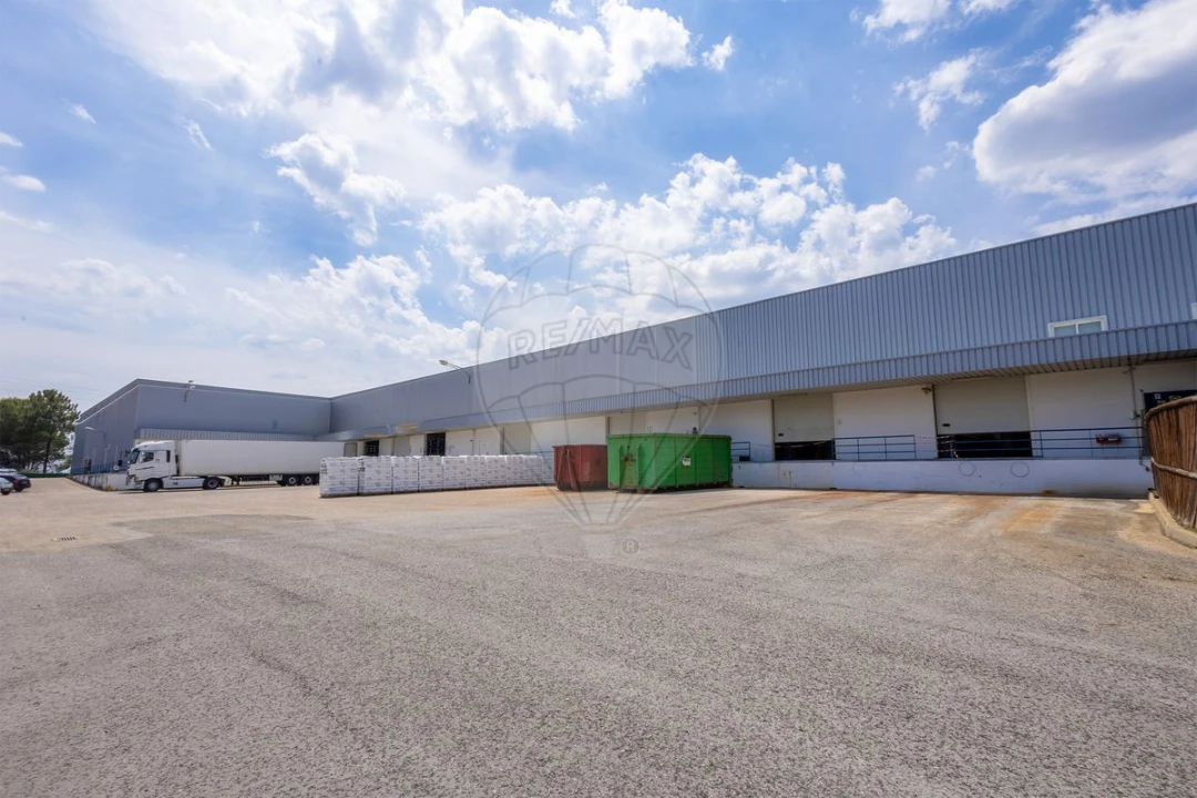 Armazém para Venda em Abrantes (São Vicente e São João) e Alferrarede Foto 1