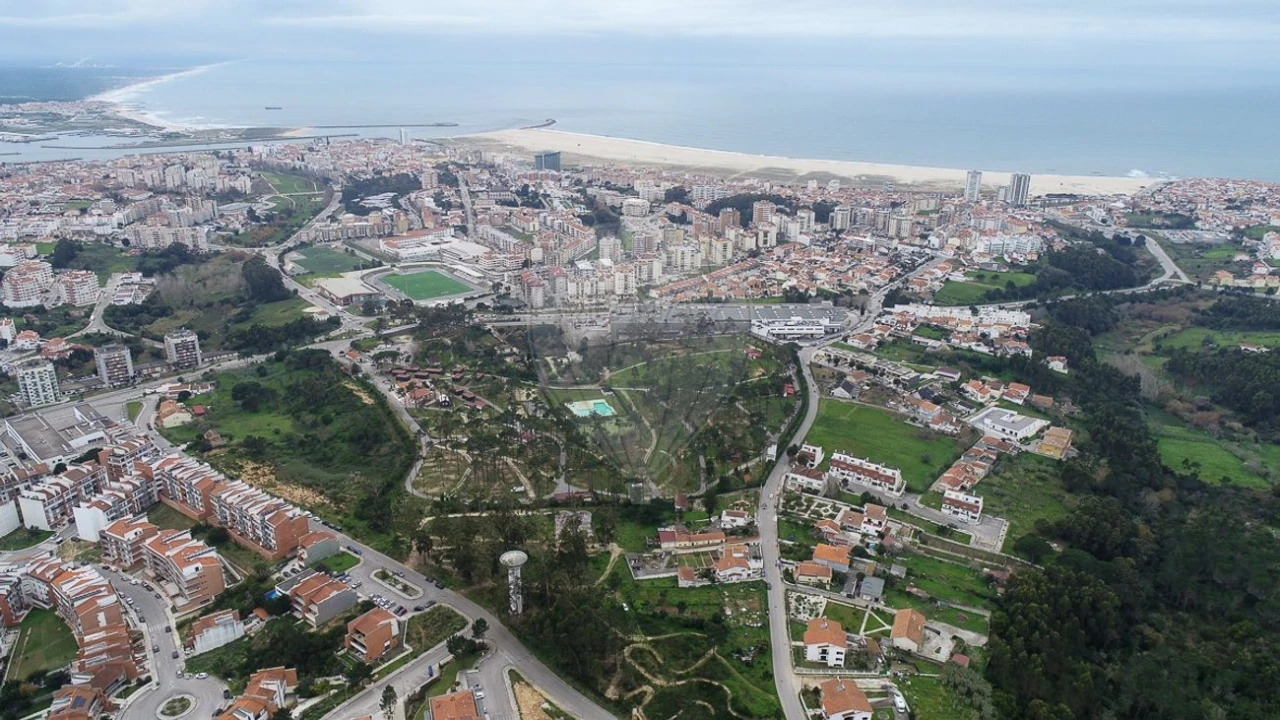 Terreno para Venda em Tavarede Foto 16