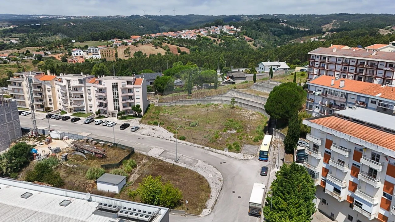 Terreno para Venda em Tavarede Foto 4