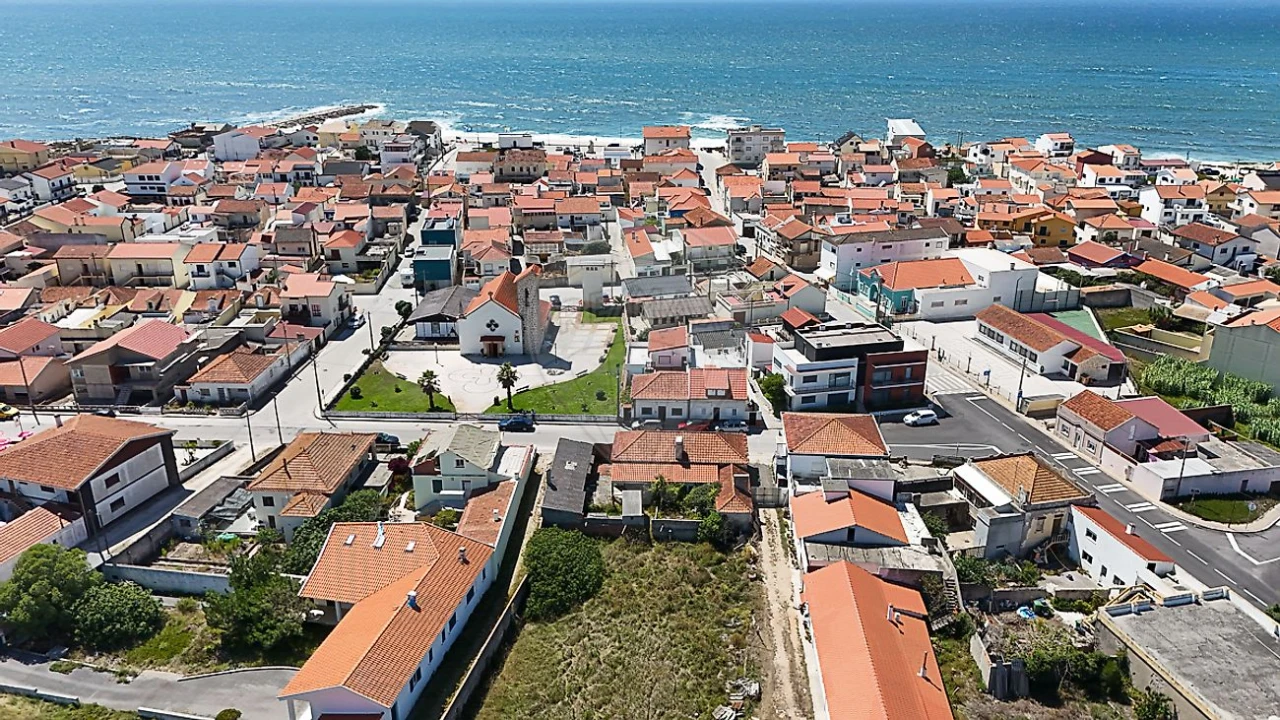 Terreno para Venda em Lavos Foto 2