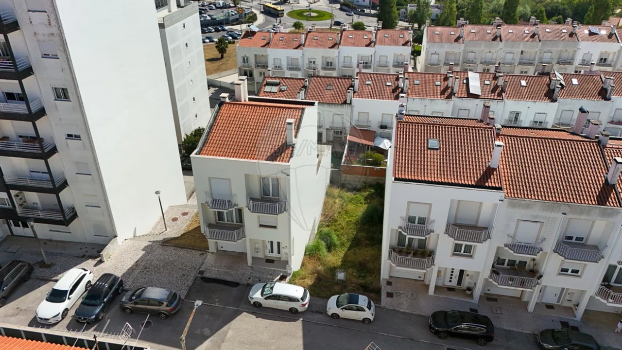 Terreno para Venda em Buarcos Foto 1