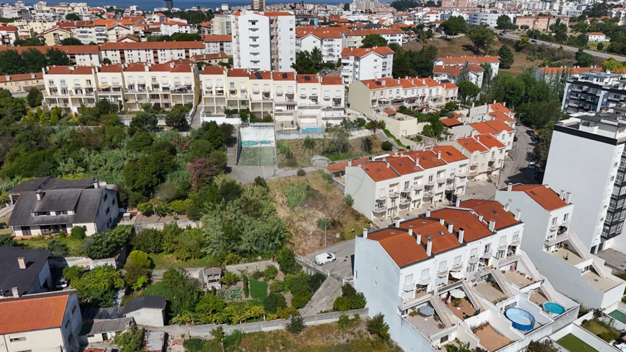 Terreno para Venda em Buarcos Foto 1