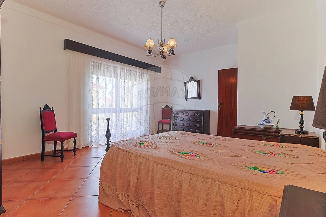 Moradia T4 para Venda em São Pedro Foto 13