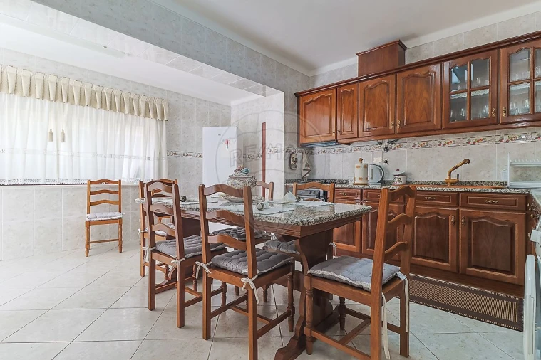 Moradia T4 para Venda em São Pedro Foto 9