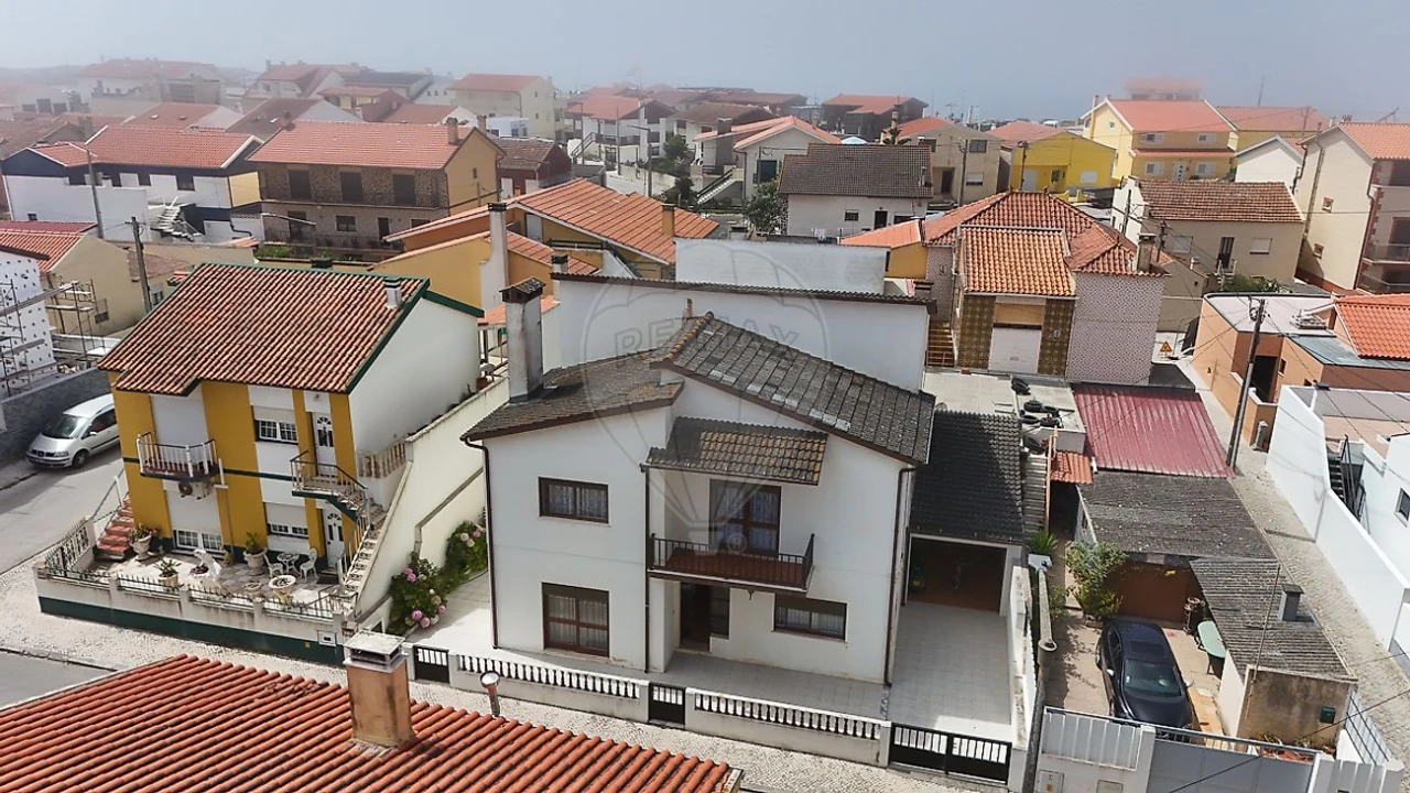 Moradia T4 para Venda em São Pedro Foto 1