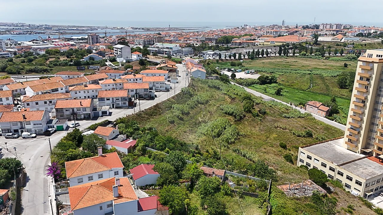 Terreno para Venda em Tavarede Foto 5