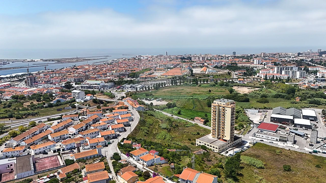 Terreno para Venda em Tavarede Foto 10