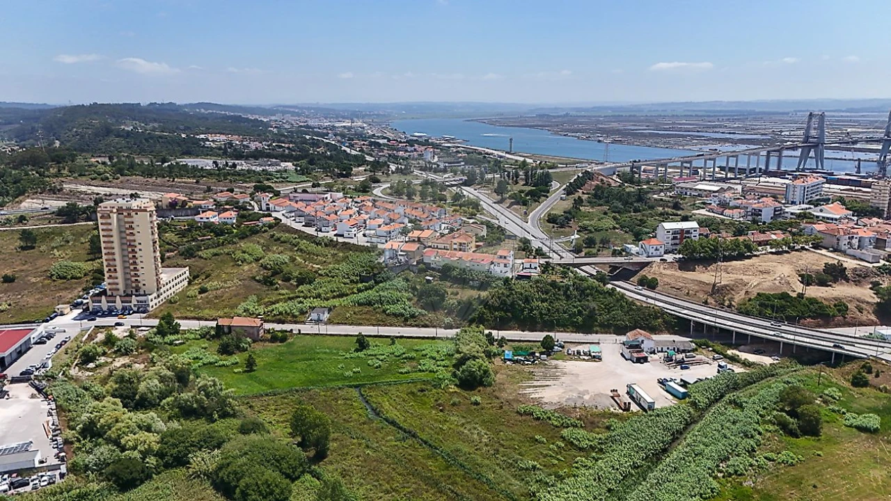 Terreno para Venda em Tavarede Foto 9