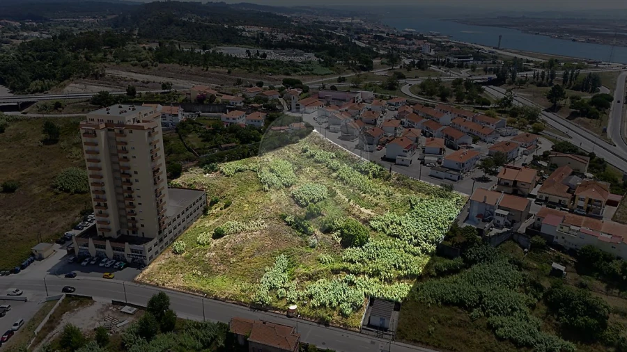 Terreno para Venda em Tavarede Foto 2