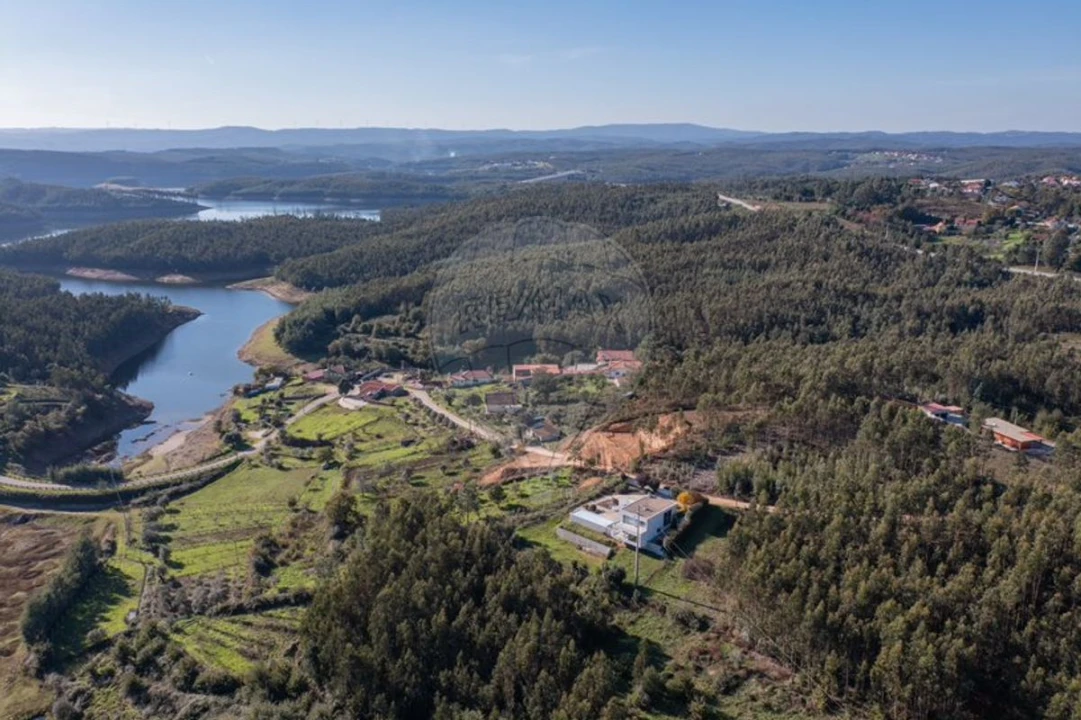Terreno para Venda em Ovoa e Vimieiro Foto 1