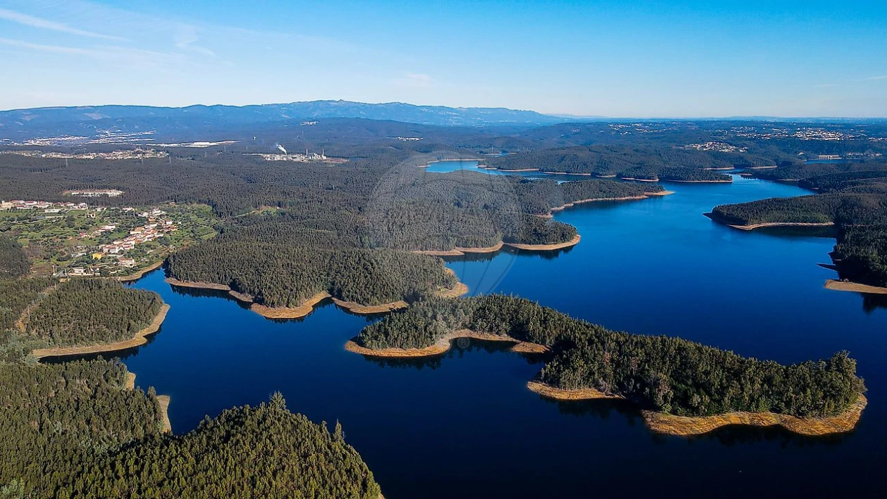Terreno para Venda em Ovoa e Vimieiro Foto 5