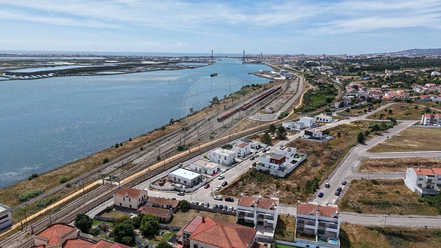 Moradia T4 para Venda em Vila Verde Foto 24