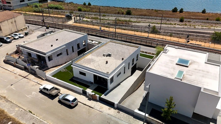 Moradia T4 para Venda em Vila Verde Foto 2