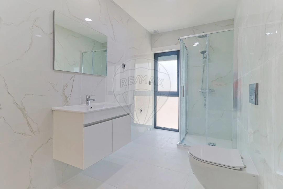 Moradia T4 para Venda em Vila Verde Foto 7